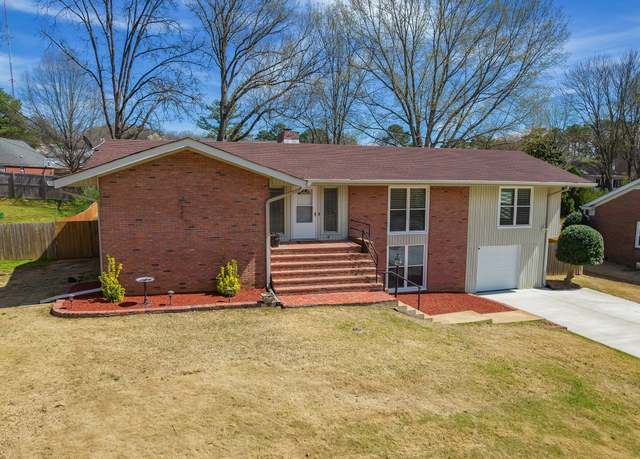 Property at 596 Russell Rd, Jackson, TN 38301, 3 beds, 2 baths