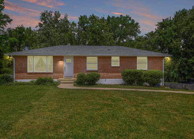 Property at 111 Wessington Pl, Hendersonville, TN 37075, 3 beds, 1.5 baths