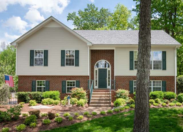 Property at 113 Oak Park Ct, White House, TN 37188, 4 beds, 3 baths