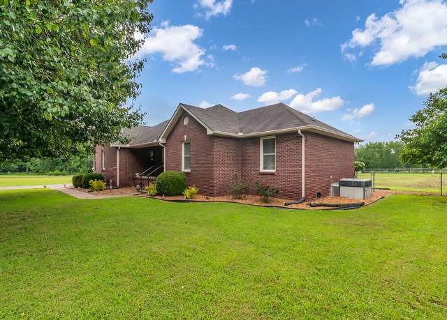 Property at 4 Clayton Acres Cir, Fayetteville, TN 37334, 3 beds, 2 baths