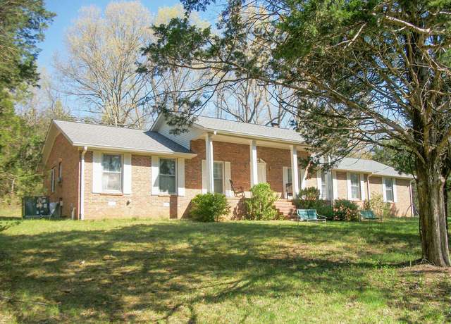 Property at 631 N Lassiter Barker Rd, Readyville, TN 37149, 4 beds, 2.5 baths