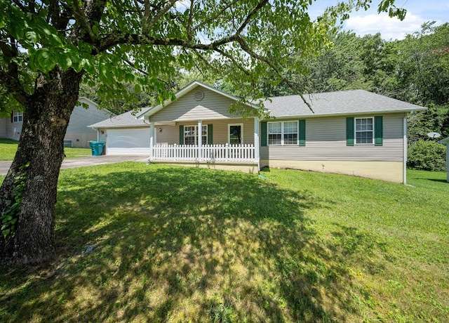 Property at 202 Southgate Dr, Crossville, TN 38555, 3 beds, 2 baths