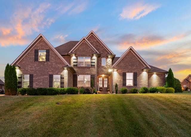 Property at 1020 Luxborough Dr, Hendersonville, TN 37075, 4 beds, 3 baths