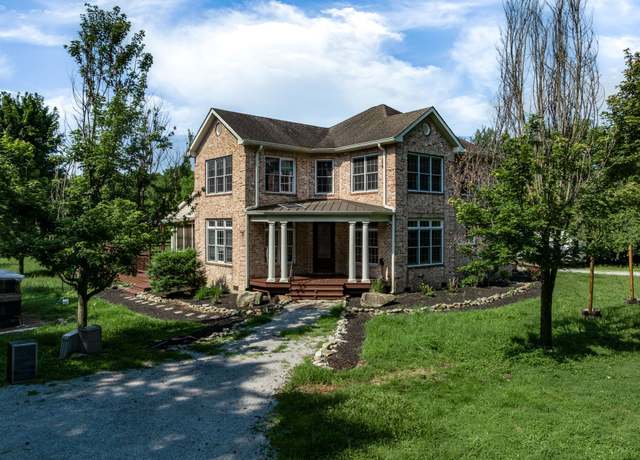 Property at 1776 Lewisburg Pike, Franklin, TN 37064, 4 beds, 2.5 baths