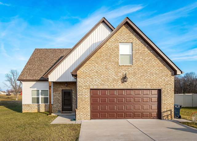 Property at 235 Villa St, Smithville, TN 37166, 4 beds, 2.5 baths