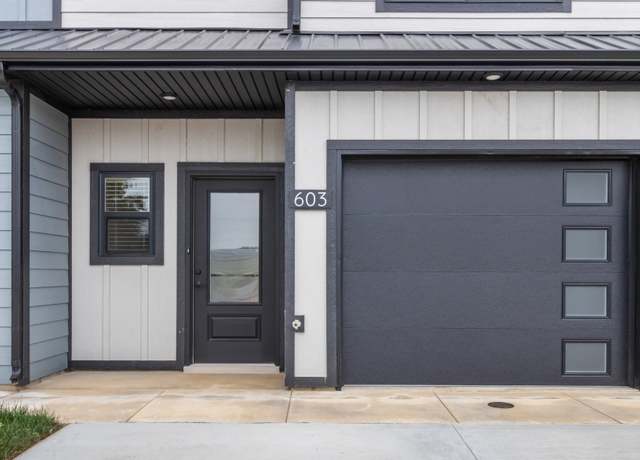 Property at 603 Jonathan Wade Cir, Clarksville, TN 37043, 2 beds, 2.5 baths