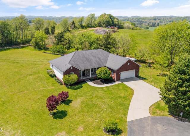 Property at 217 Paradise Ln, Maryville, TN 37801, 3 beds, 2 baths
