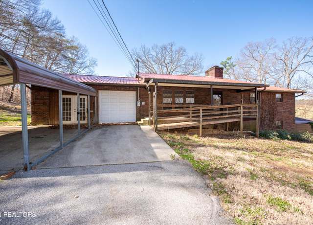 Property at 4445 Stafford Rd, Maryville, TN 37804, 3 beds, 3.5 baths