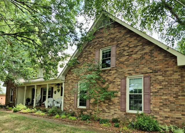 Property at 129 W Ridge Dr, Hendersonville, TN 37075, 4 beds, 3.5 baths