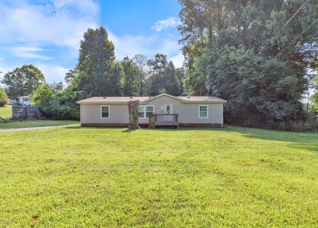 Property at 145 Bishop Ln, Burns, TN 37029, 3 beds, 2 baths