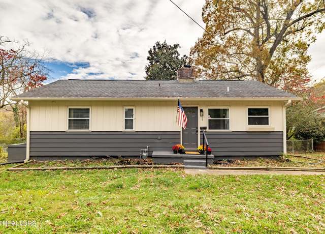 Property at 105 Cedar Ln, Oak Ridge, TN 37830, 2 beds, 1 bath