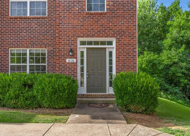 Property at 516 S 1st St, Clarksville, TN 37040, 2 beds, 2.5 baths