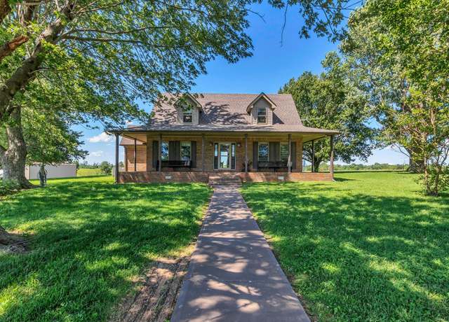 Property at 1800 Old Highway 52, Lafayette, TN 37083, 3 beds, 2.5 baths