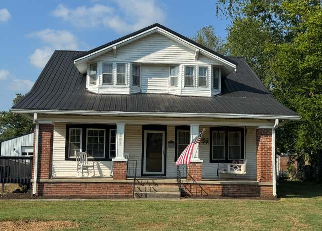 Property at 102 W Mcreynolds St, Elkton, KY 42220, 3 beds, 3 baths