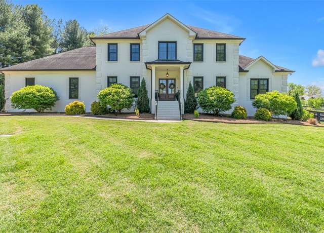 Property at 9413 Clovercroft Rd, Franklin, TN 37067, 4 beds, 3.5 baths