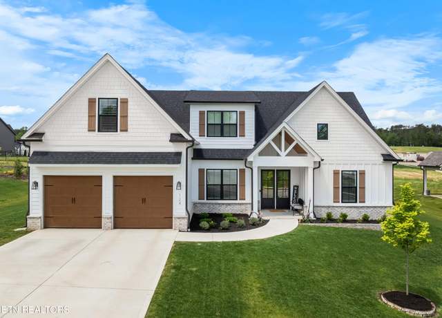 Property at 124 Clover Cir, Lenoir City, TN 37772, 4 beds, 3.5 baths