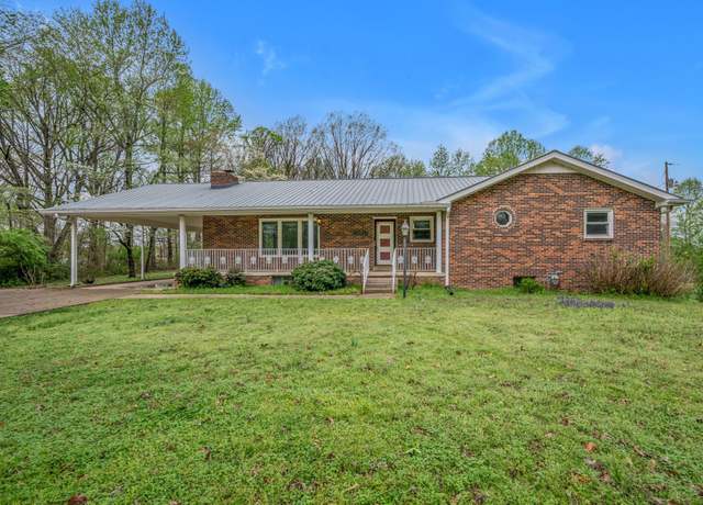 Property at 320 Black Rd, Dickson, TN 37055, 3 beds, 3 baths