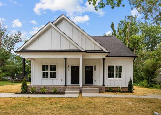 Property at 115 North St, Portland, TN 37148, 6 beds