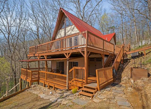 Property at 1061 Cherokee Dr, Smithville, TN 37166, 2 beds, 2 baths