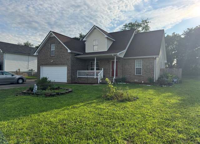 Property at 674 Superior Ln, Clarksville, TN 37043, 3 beds, 2.5 baths