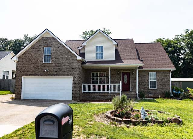 Property at 674 Superior Ln, Clarksville, TN 37043, 3 beds, 2.5 baths