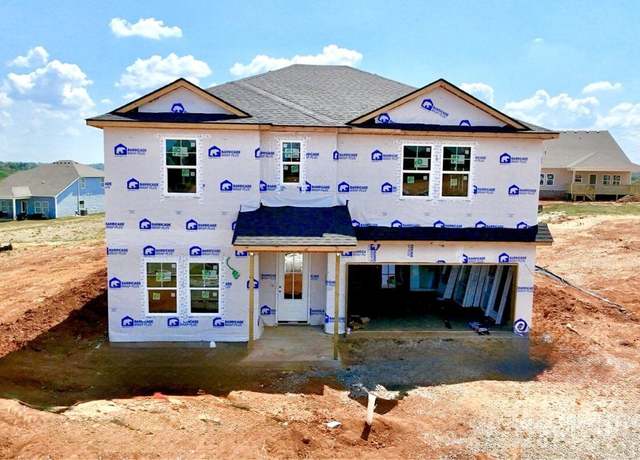 Property at 302 Strong St, Columbia, TN 38401, 4 beds, 2.5 baths