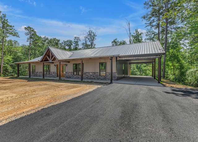 Property at 918 Columbia Hwy, Hohenwald, TN 38462, 3 beds, 2 baths