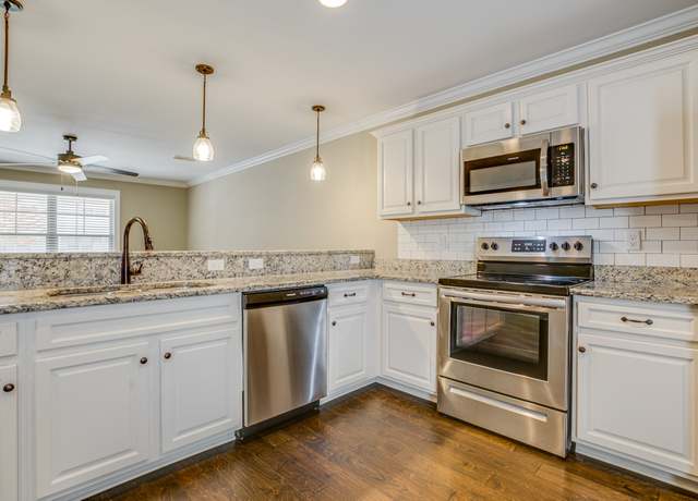 Property at 2506 E Main St Unit D3, Murfreesboro, TN 37127, 3 beds, 2.5 baths