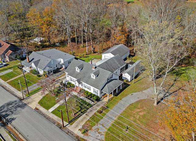 Property at 408 W Main St, Smithville, TN 37166, 3 beds, 3.5 baths