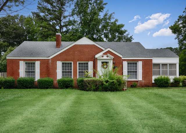 Property at 801 E Forrest St, Athens, AL 35611, 3 beds, 2 baths