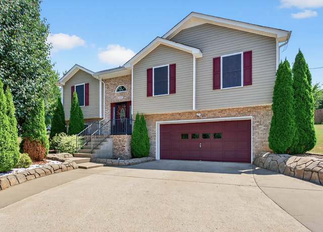 Property at 1049 Persimmon Ct, Clarksville, TN 37040, 4 beds, 3 baths