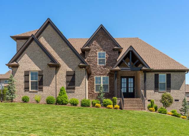 Property at 2024 Hawkwell Cir, Hendersonville, TN 37075, 4 beds, 3 baths