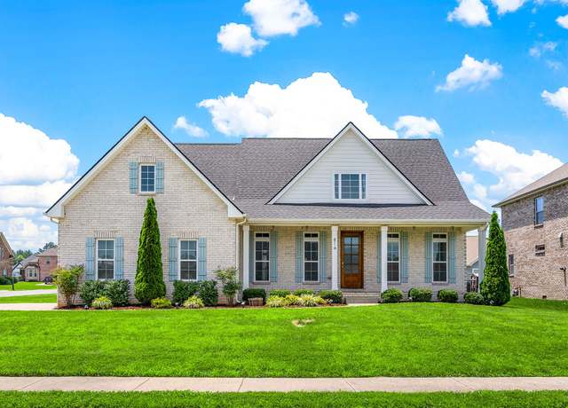 Property at 814 Ella Ln, Clarksville, TN 37043, 3 beds, 2.5 baths