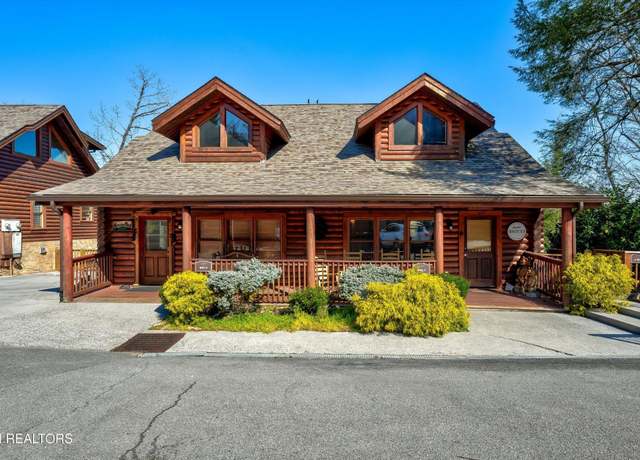 Property at 849 Golf View Blvd, Pigeon Forge, TN 37863, 2 beds, 3 baths