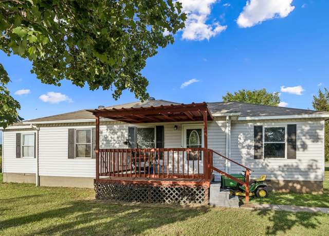 Property at 537 Isbell Ln, Decherd, TN 37324, 5 beds, 2.5 baths