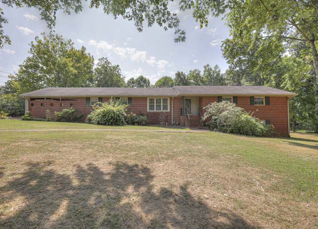 Property at 365 Riverbend Country Club Rd, Shelbyville, TN 37160, 4 beds, 3.5 baths