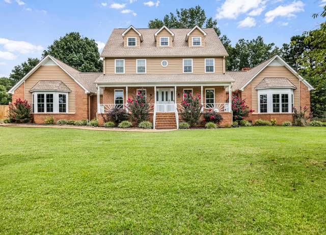 Property at 44 Blue Grass Cv, Jackson, TN 38305, 5 beds, 3 baths
