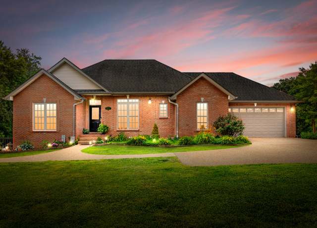 Property at 2086B Memorial Dr, Clarksville, TN 37043, 4 beds, 3 baths