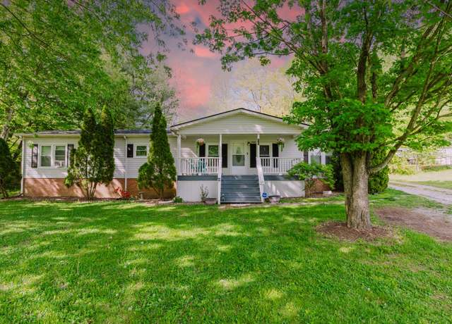 Property at 230 Staggs Dr, Portland, TN 37148, 3 beds, 2 baths