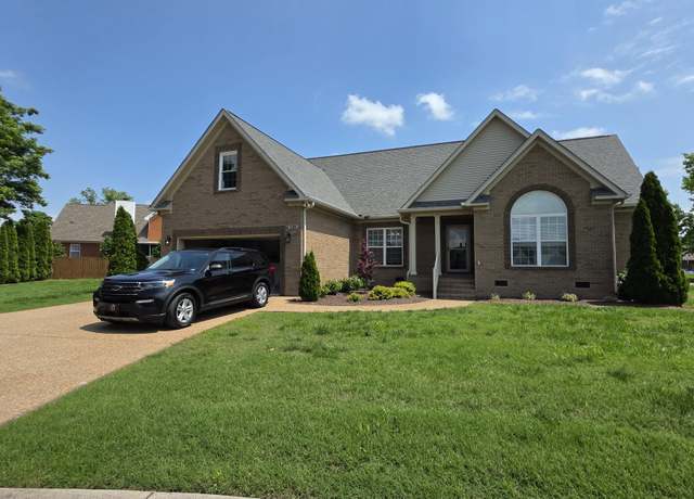 Property at 109 Coteswood Ct, Columbia, TN 38401, 4 beds, 2 baths