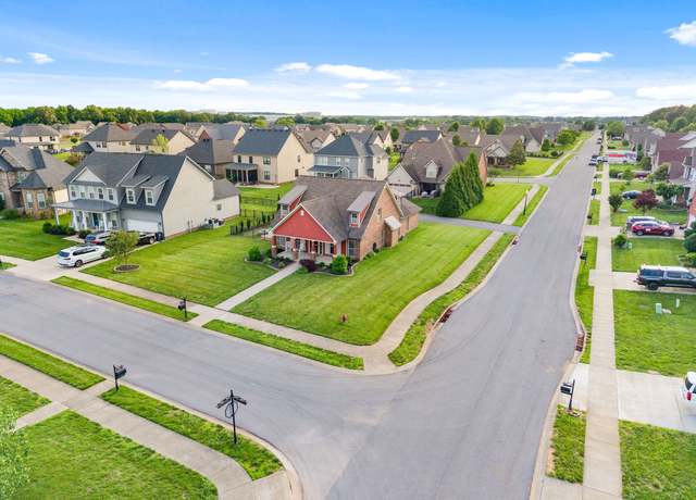 Property at 1049 Black Gum Ln, Clarksville, TN 37043, 4 beds, 2.5 baths