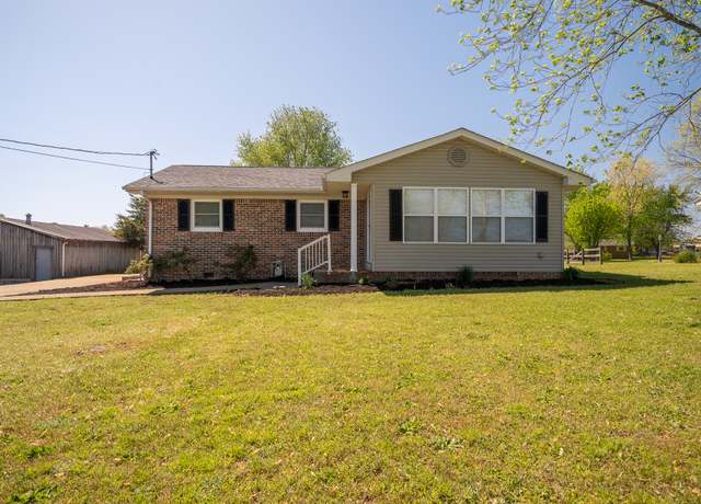 Property at 213 Smith Cir, Loretto, TN 38469, 4 beds, 2 baths