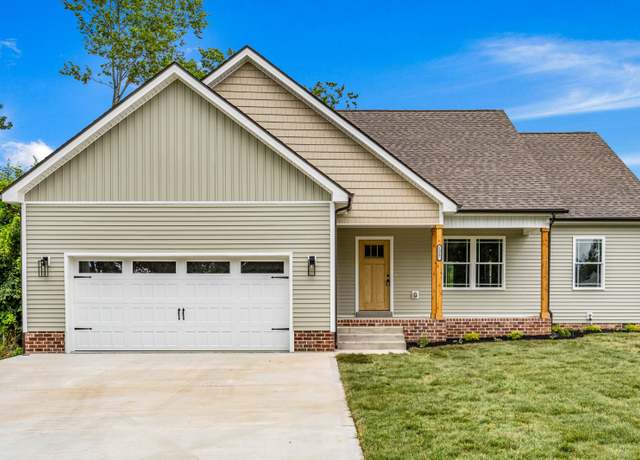 Property at 1917 Lewter Dr, Clarksville, TN 37042, 3 beds, 2 baths