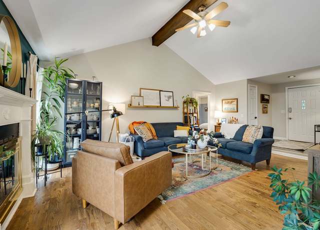 Property at 5017 English Village Dr, Nashville, TN 37211, 3 beds, 2 baths