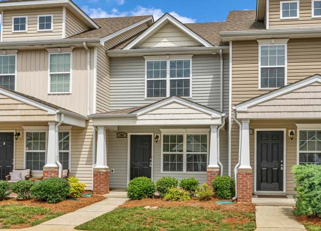 Property at 166 Alexander Blvd, Clarksville, TN 37040, 2 beds, 2.5 baths