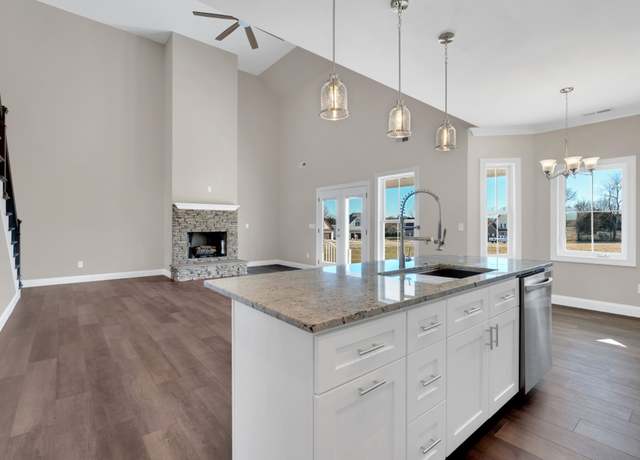 Property at 249 Lookout Dr, Winchester, TN 37398, 4 beds, 2.5 baths