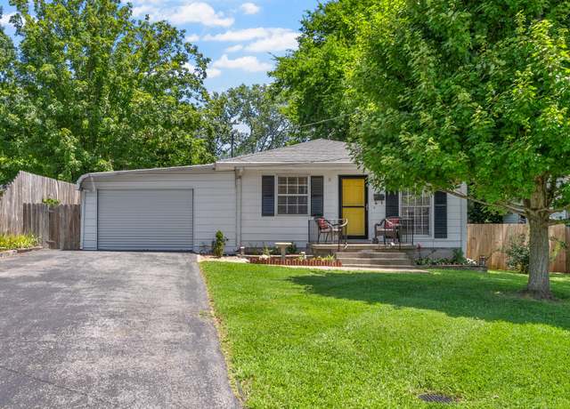 Property at 2626 Kenwood Dr, Hopkinsville, KY 42240, 3 beds, 2 baths
