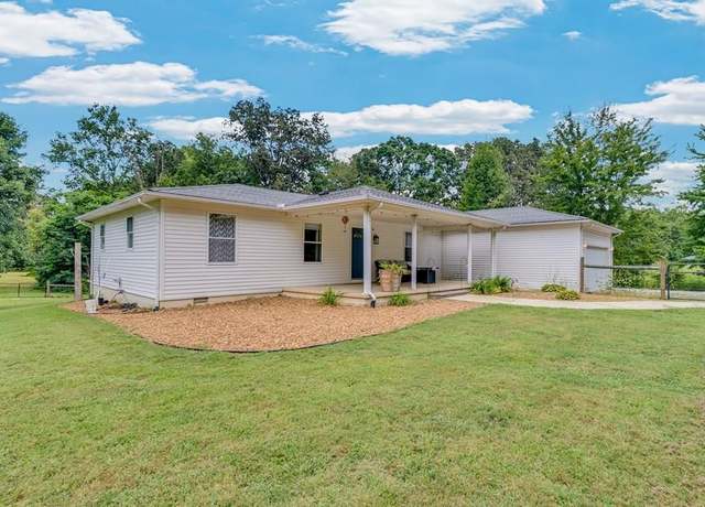 Property at 132 Judd Ln, Cookeville, TN 38501, 3 beds, 2.5 baths