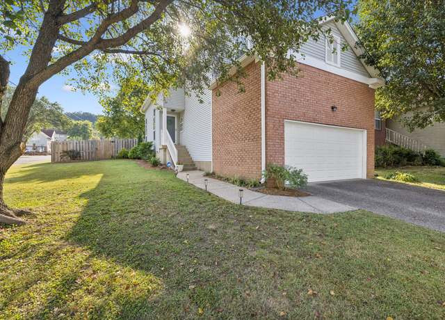 Property at 2001 Lassiter Dr, Goodlettsville, TN 37072, 3 beds, 2.5 baths