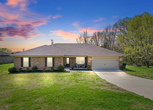 Property at 209 Prospect Rd, Fayetteville, TN 37334, 4 beds, 2 baths